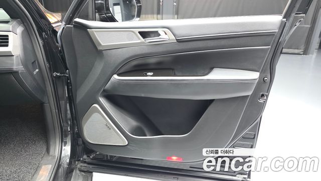 KG Mobility Rexton 2018 — photo 14