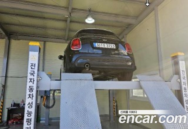 Mini Cooper 2023 — photo 2