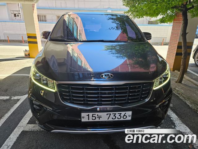 Kia Canival 2019 — photo 1