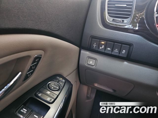 Kia Canival 2019 — photo 12