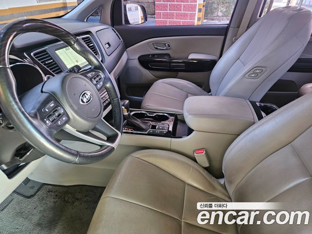 Kia Canival 2019 — photo 16