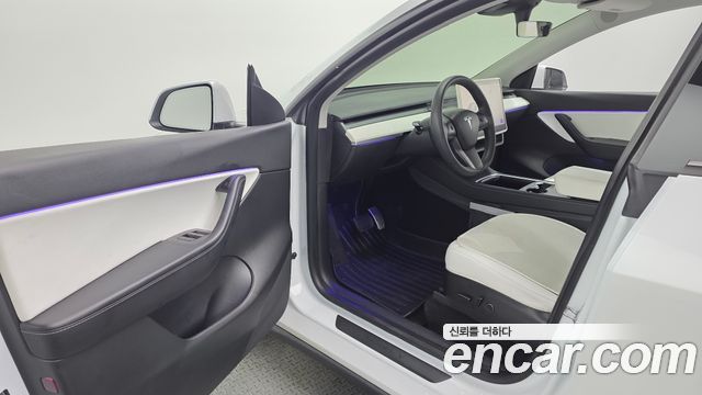 Tesla Model Y 2021 — photo 13