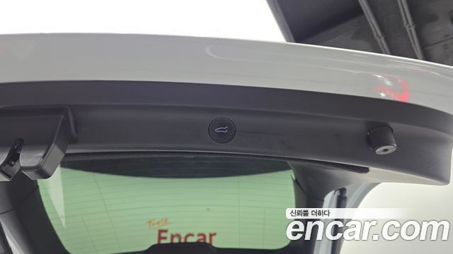 Tesla Model Y 2021 — photo 23