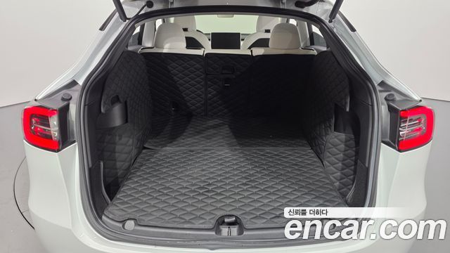 Tesla Model Y 2021 — photo 24