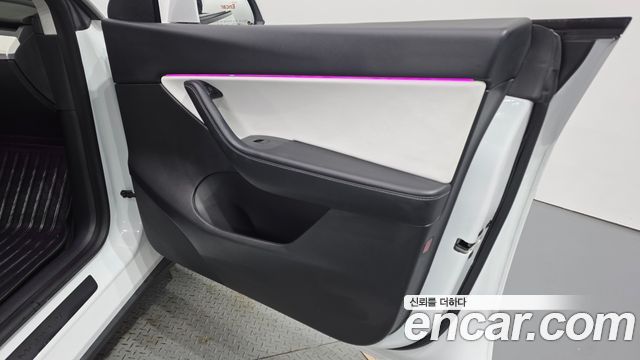 Tesla Model Y 2021 — photo 14