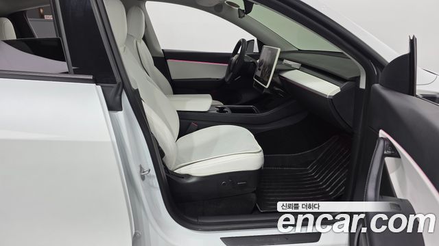 Tesla Model Y 2021 — photo 16
