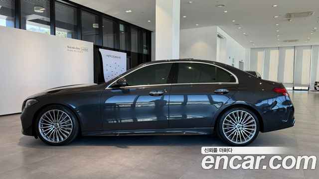 Mercedes-Benz C-Class 2023 — photo 8