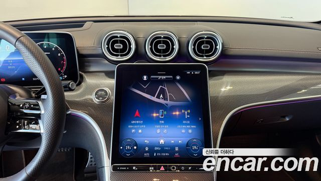 Mercedes-Benz C-Class 2023 — photo 19