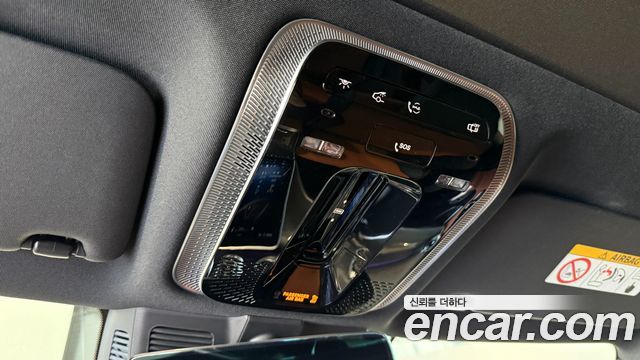 Mercedes-Benz C-Class 2023 — photo 20