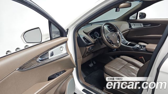 Lincoln MKX 2018 — photo 13