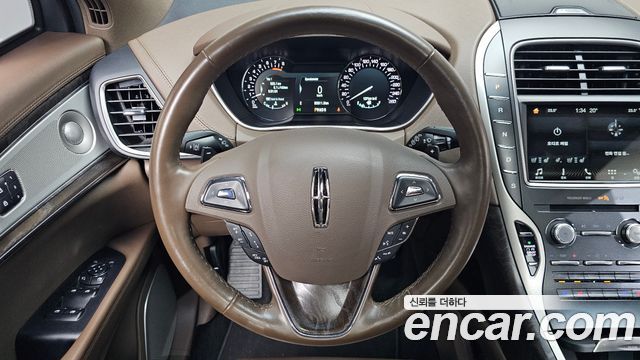 Lincoln MKX 2018 — photo 19