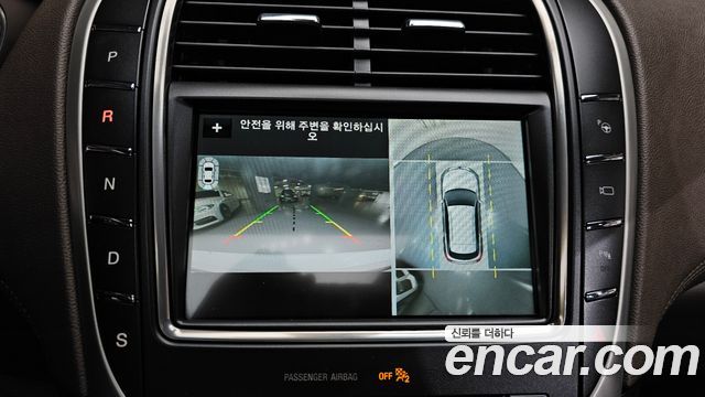 Lincoln MKX 2018 — photo 21