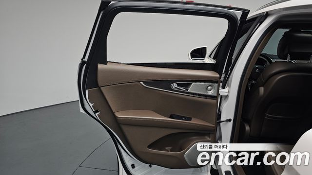 Lincoln MKX 2018 — photo 15