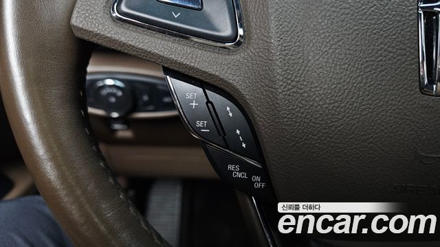 Lincoln MKX 2018 — photo 32