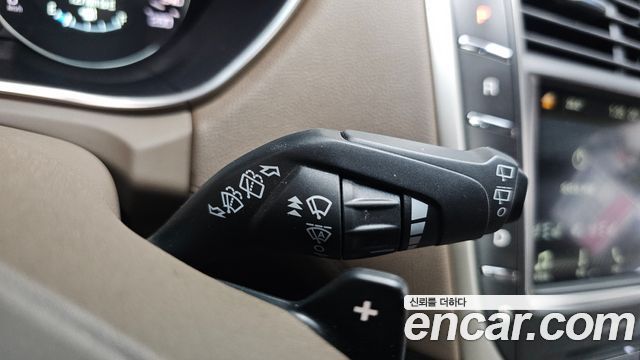 Lincoln MKX 2018 — photo 35