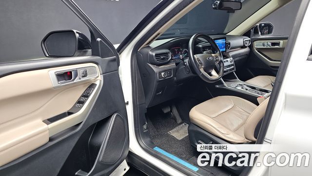 Ford Explorer 2020 — photo 10