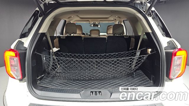 Ford Explorer 2020 — photo 20