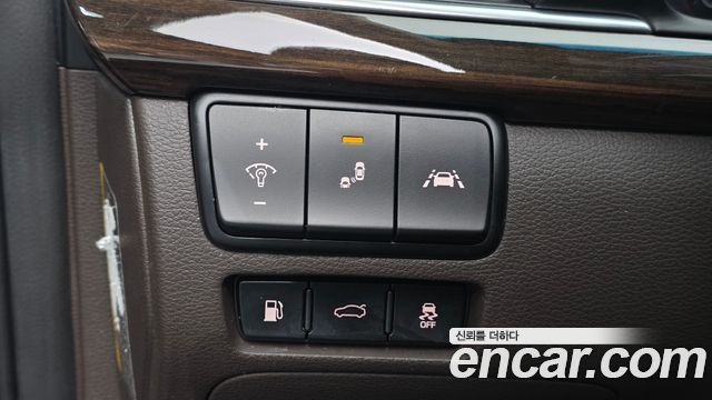 Kia K7 2019 — photo 12