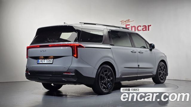 Kia Canival 2025 — photo 2