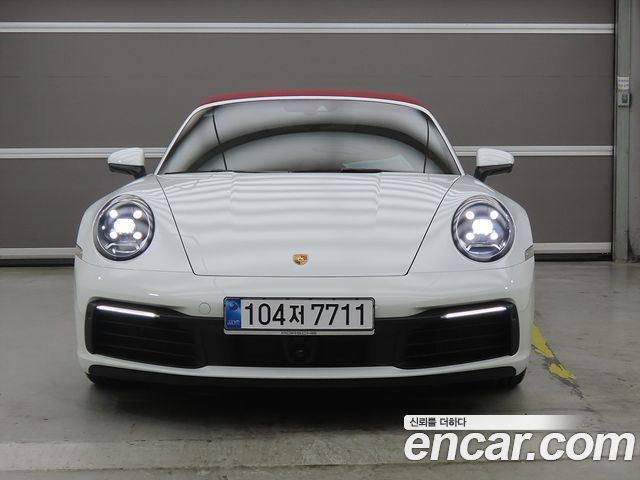 Porsche 911 2021 — photo 2