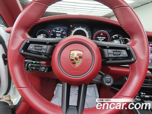 Porsche 911 2021 — photo 9