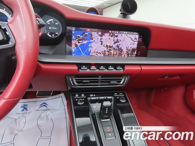 Porsche 911 2021 — photo 11