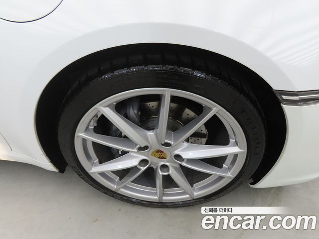 Porsche 911 2021 — photo 20