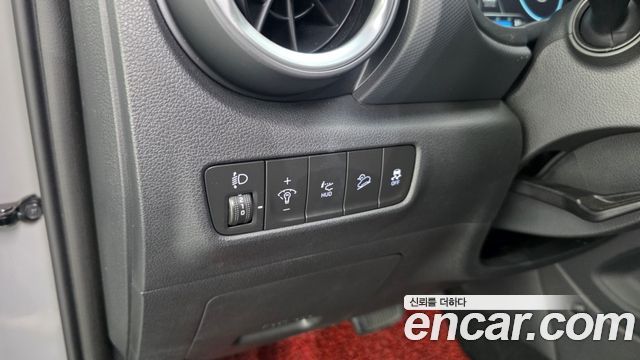 Hyundai Kona 2021 — photo 32