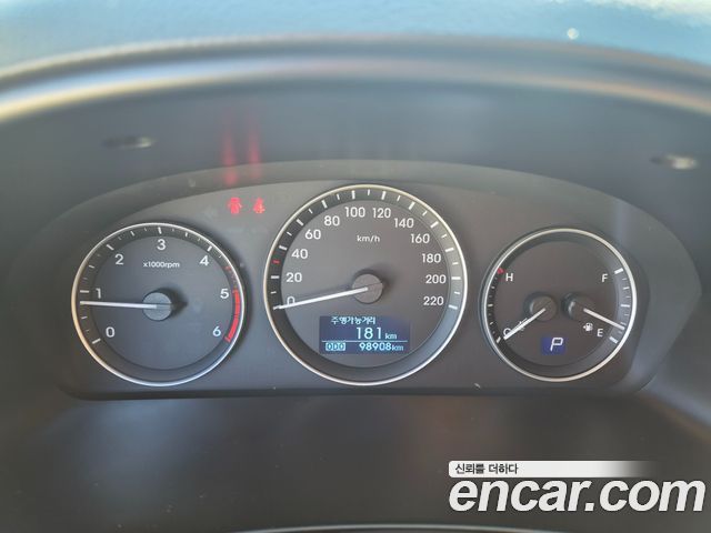 Hyundai Starex 2017 — photo 8