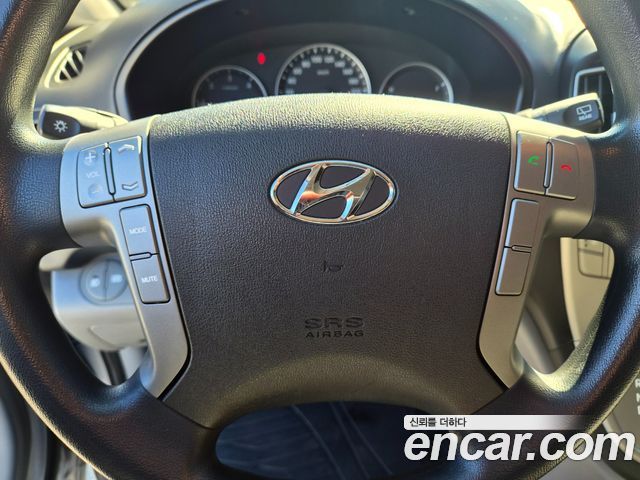 Hyundai Starex 2017 — photo 11