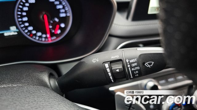 Genesis G70 2019 — photo 17