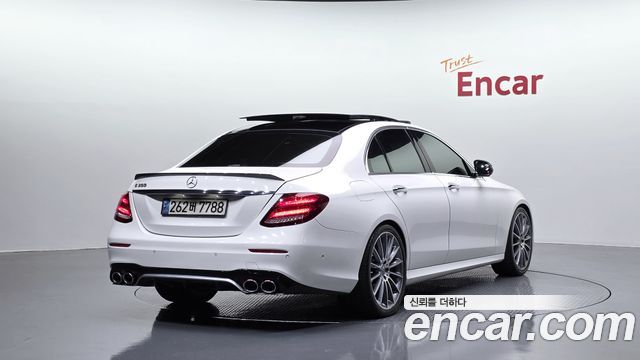 Mercedes-Benz E-Class 2017 — photo 2