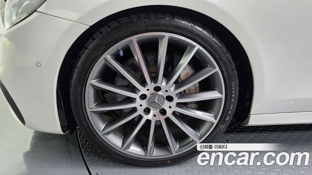 Mercedes-Benz E-Class 2017 — photo 5