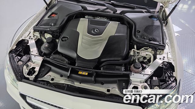 Mercedes-Benz E-Class 2017 — photo 6