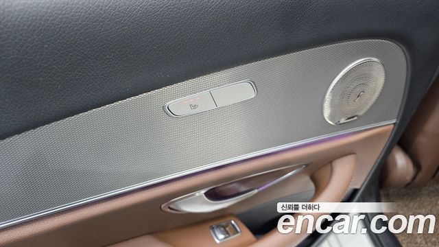 Mercedes-Benz E-Class 2017 — photo 28