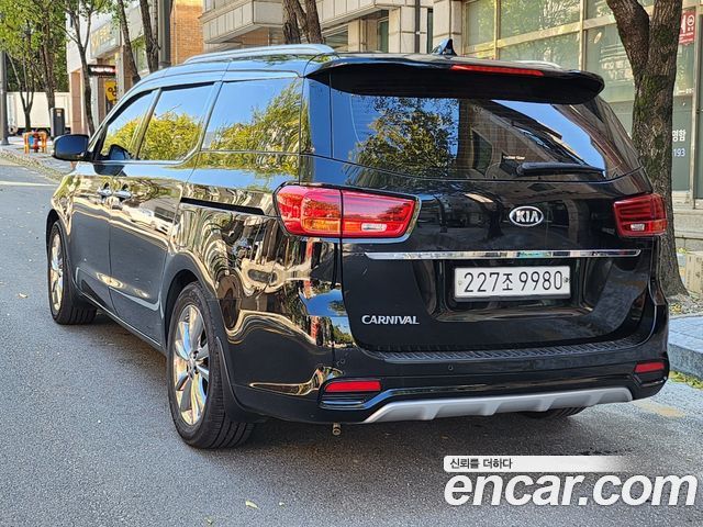 Kia Canival 2020 — photo 5