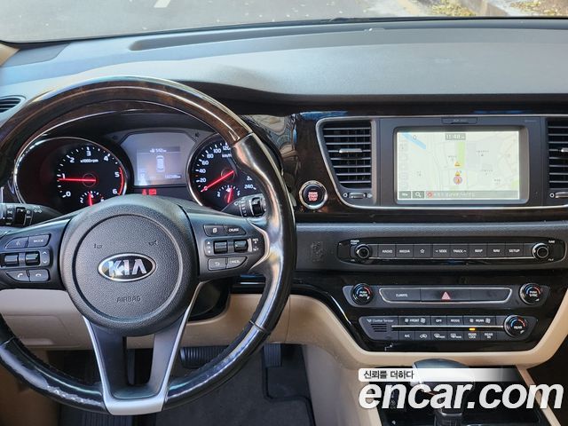Kia Canival 2020 — photo 9