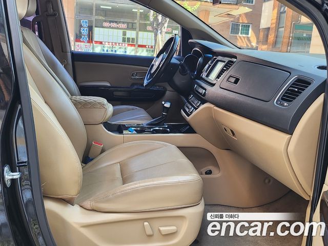 Kia Canival 2020 — photo 12