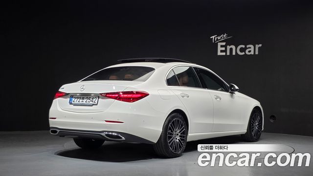 Mercedes-Benz C-Class 2026 — photo 2