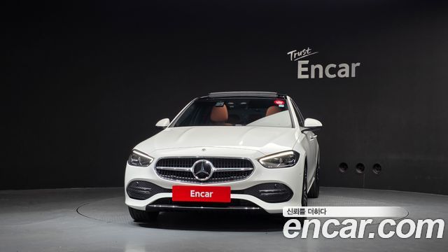 Mercedes-Benz C-Class 2026 — photo 3