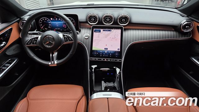 Mercedes-Benz C-Class 2026 — photo 10