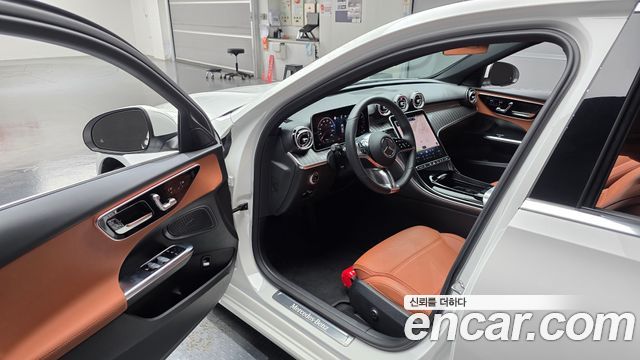 Mercedes-Benz C-Class 2026 — photo 13