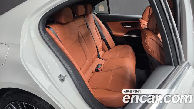 Mercedes-Benz C-Class 2026 — photo 17