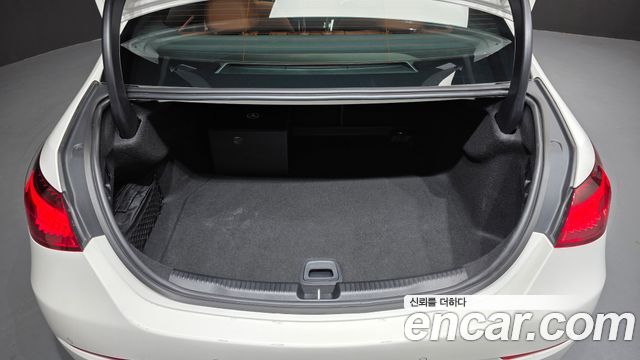 Mercedes-Benz C-Class 2026 — photo 26