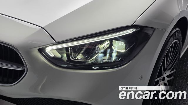 Mercedes-Benz C-Class 2026 — photo 8