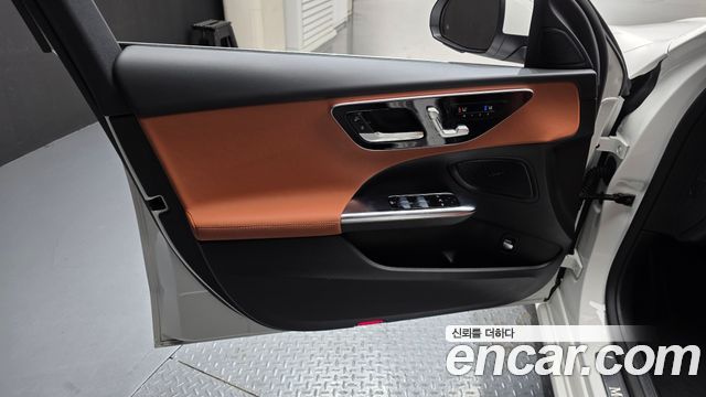 Mercedes-Benz C-Class 2026 — photo 14