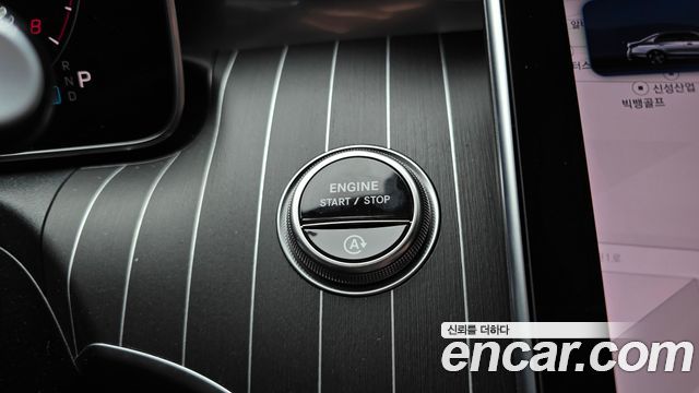 Mercedes-Benz C-Class 2026 — photo 30