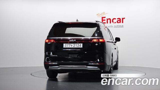 Kia Canival 2023 — photo 4
