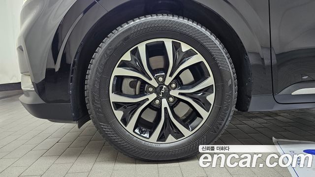 Kia Canival 2023 — photo 5