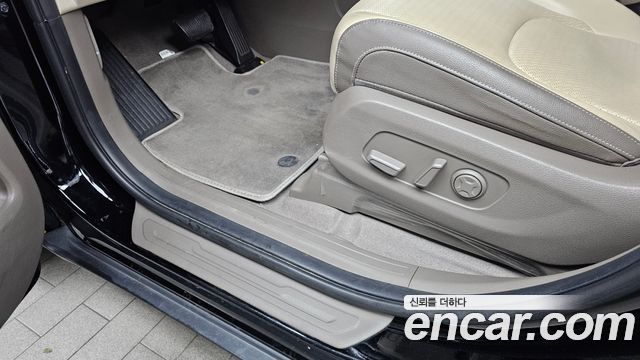 Kia Canival 2023 — photo 22